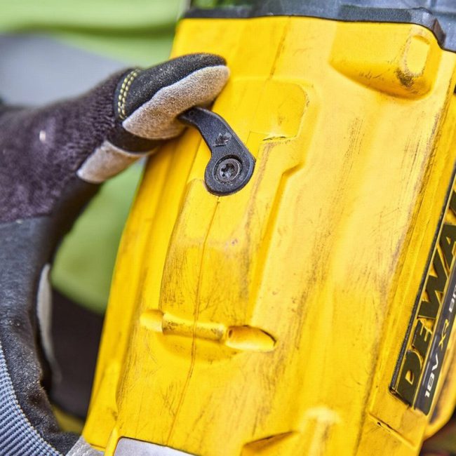 Dewalt DCN930N 18V XR Brushless 90mm Framing Nailer - Body - Image 6