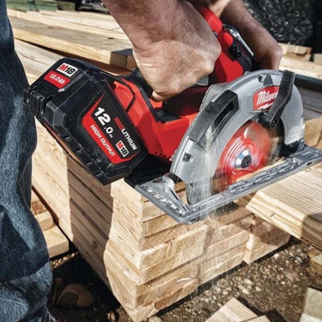 Milwaukee M18HB12 12.0Ah 18V High Output Li-Ion Battery - Image 4
