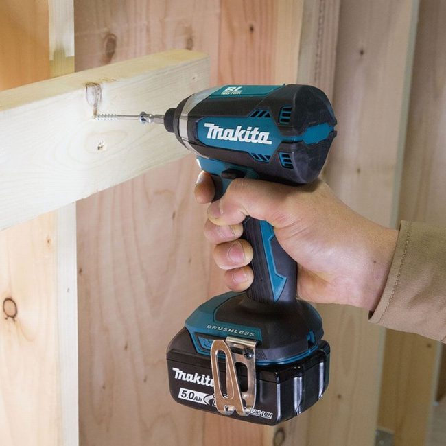 Makita DLX2460TJ 18v LXT Combi Drill & Impact Driver Combo Kit - Image 5