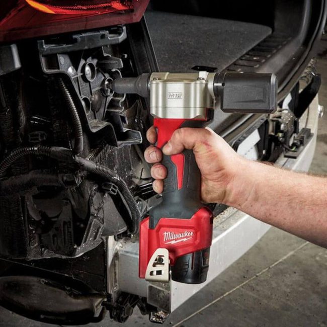 Milwaukee M12BPRT-201X 12V Pop Rivet Tool Kit & 1x2.0Ah Battery - Image 4