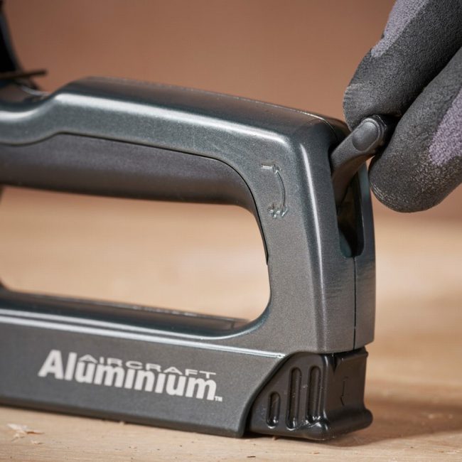 Stanley STA0TR250 Heavy-Duty Aluminum Stapler and Brad Nailer - Image 2