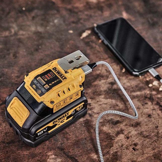 Dewalt DCB094 240V USB 18V Power Delivery Charging Kit - Image 7