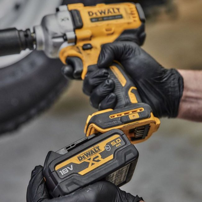 Dewalt DCF891N 18V XR Brushless 1/2" Impact Wrench - Body - Image 8