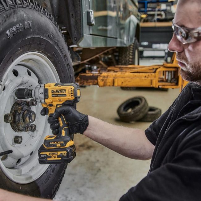Dewalt DCF891N 18V XR Brushless 1/2" Impact Wrench - Body - Image 5