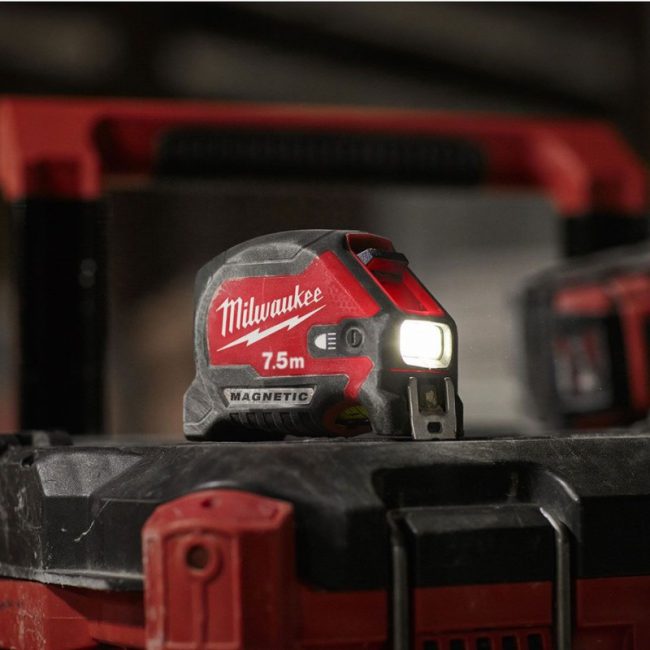 Milwaukee 4932492469 LED 7.5m Magnetic Metric Tape Measure - Image 4