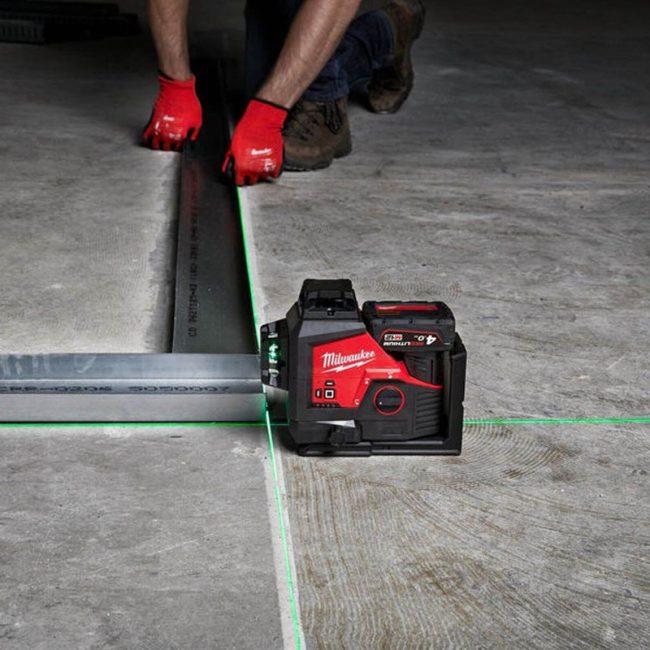 Milwaukee M12 3PL-401C 12v Green 360° 3 Plane Laser Kit - Image 2