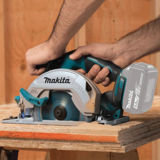 Makita DHS680Z 18V Li-ion Brushless Circular Saw 165mm - Body - Image 4