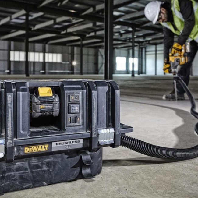 DeWalt DCV586MN 54V XR FlexVolt M-Class Dust Extractor - Image 3