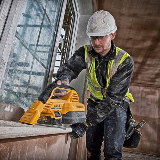 DeWalt DCV517N 18V XR Cordless Wet & Dry Vacuum - Body - Image 3