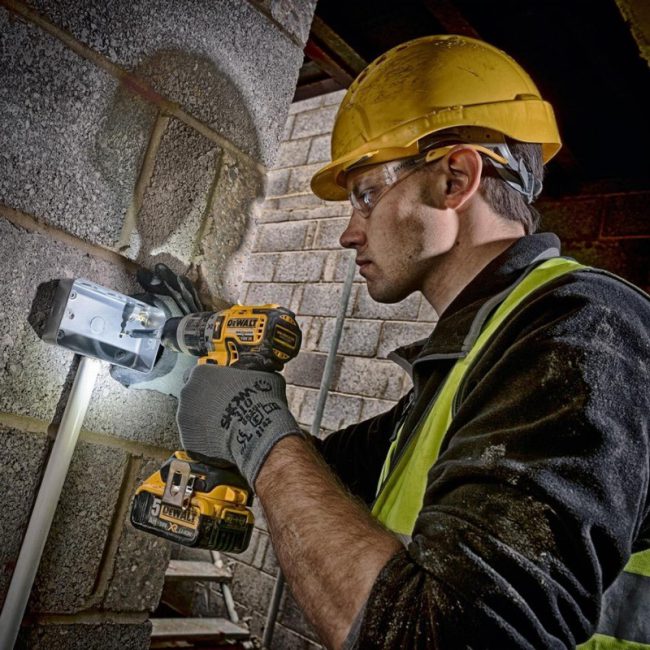 Dewalt DCD796N 18v XR Brushless 2nd Gen Combi Drill – Body - Image 4