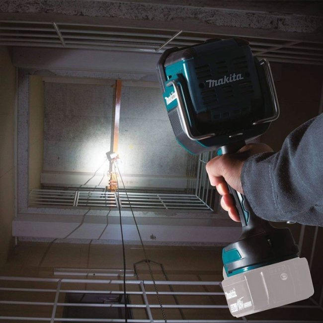Makita DML812 18V LXT Torch - Body - Image 6