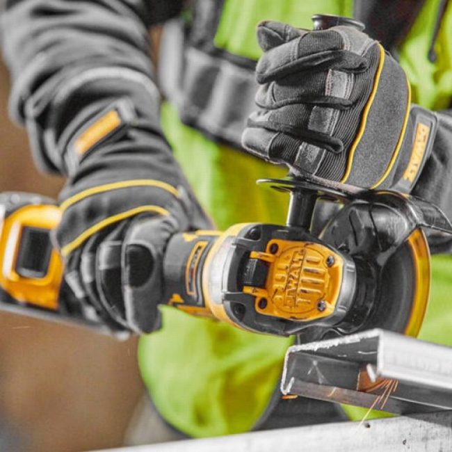 Dewalt DCG409VSNT 18V XR FlexVolt 125mm Grinder - Body & Case - Image 3