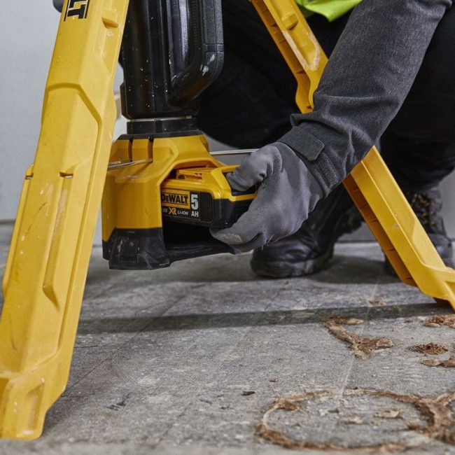 Dewalt DCL079 18V XR LED Tripod Light - Body - Image 4