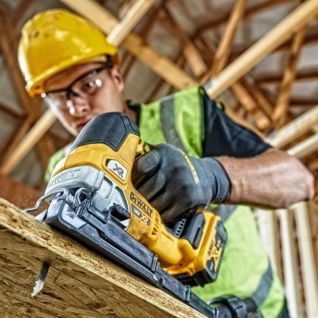 DeWalt DCS334N 18V XR Brushless Top Handle Jigsaw Body - Image 4