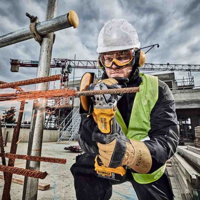 DeWalt DCG406N 18V 125mm XR Brushless Angle Grinder - Body - Image 4