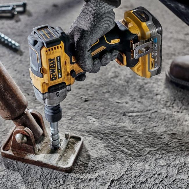 Dewalt DCF891H2T-GB 18V XR Brushless 1/2” Impact Wrench Kit - Image 5