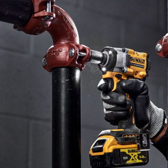 Dewalt DCF921N 18V XR Brushless 1/2" Impact Wrench – Body - Image 3