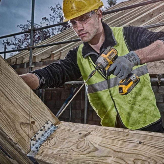 DeWalt DCF887M1 18V XR Impact Driver Kit - Image 4