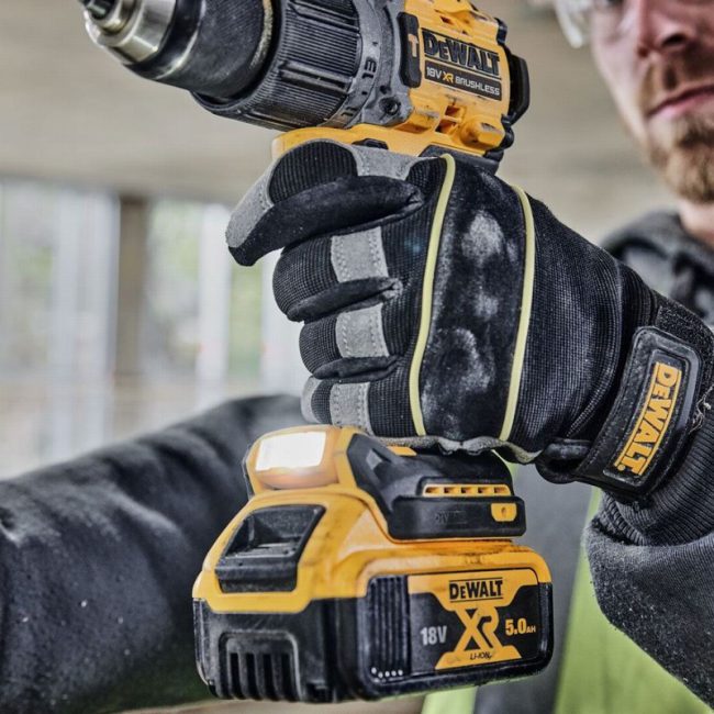 DeWalt DCD805P2T-GB 18V XR Brushless Combi Drill Kit - Image 3