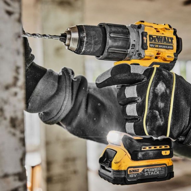 DeWalt DEW805E2T-GB 18V XR Brushless Combi Drill Kit - Image 10
