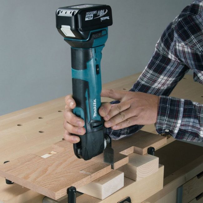 Makita DTM51Z 18V LXT Cordless Multi Tool - Body - Image 3