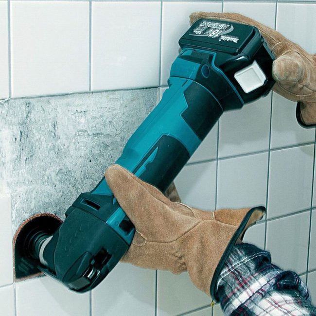 Makita DTM51Z 18V LXT Cordless Multi Tool - Body - Image 8