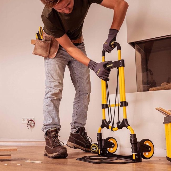 Stanley SXWTD-FT580 70kg Folding Hand Truck - Image 10