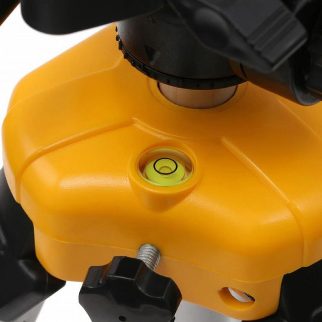 DeWalt DE0881T 1/4 inch 0.75-1.84m Elevated Extendable Tripod - Image 2