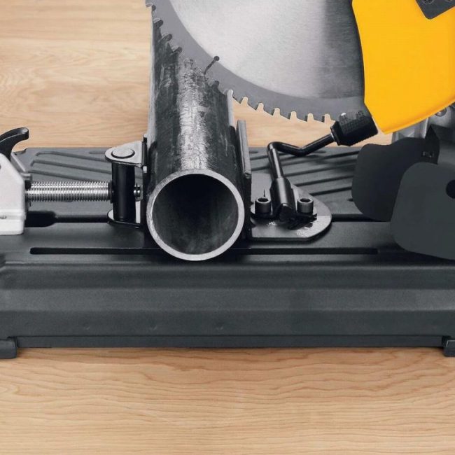 DeWalt DW872L-XW 2200W 355mm 110v Metal Cutting Chopsaw - Image 6