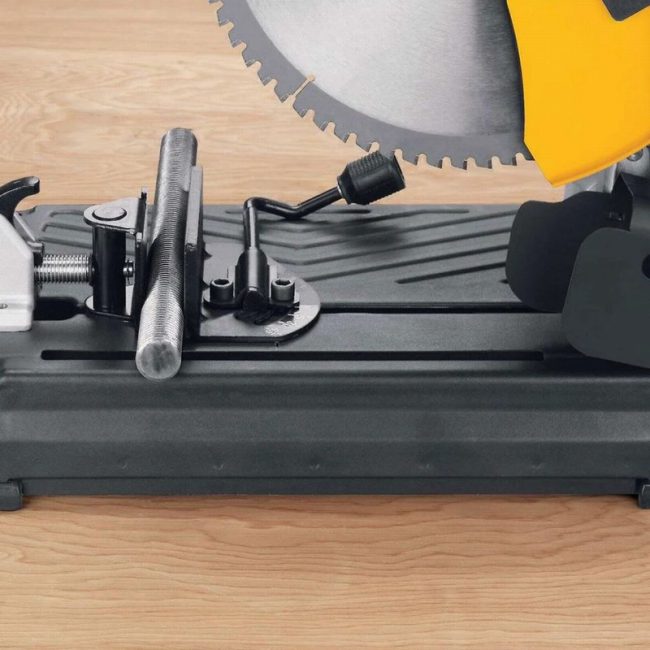 DeWalt DW872L-XW 2200W 355mm 110v Metal Cutting Chopsaw - Image 5