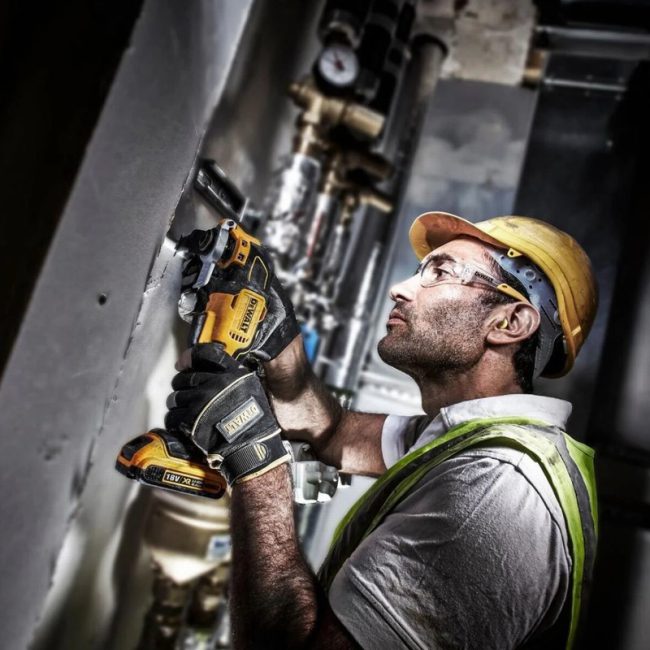 Dewalt DCS355N 18V XR Brushless Multi Tool - Body - Image 11
