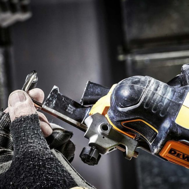 Dewalt DCS355N 18V XR Brushless Multi Tool - Body - Image 4