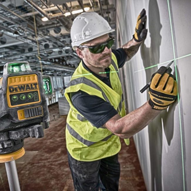 DeWalt DCE089D1G 10.8V Self-Levelling Green Multi Line Laser - Image 8