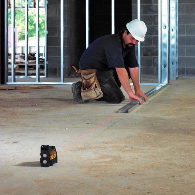 DeWalt DW088K 2 Way Self-Levelling Line Laser Red - Image 5