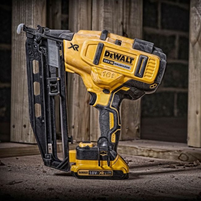 DeWalt DCK246P2-GB 18V XR Brushless Nailer Twin Kit - Image 14