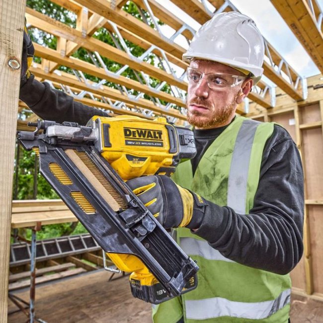 DeWalt DCK246P2-GB 18V XR Brushless Nailer Twin Kit - Image 13