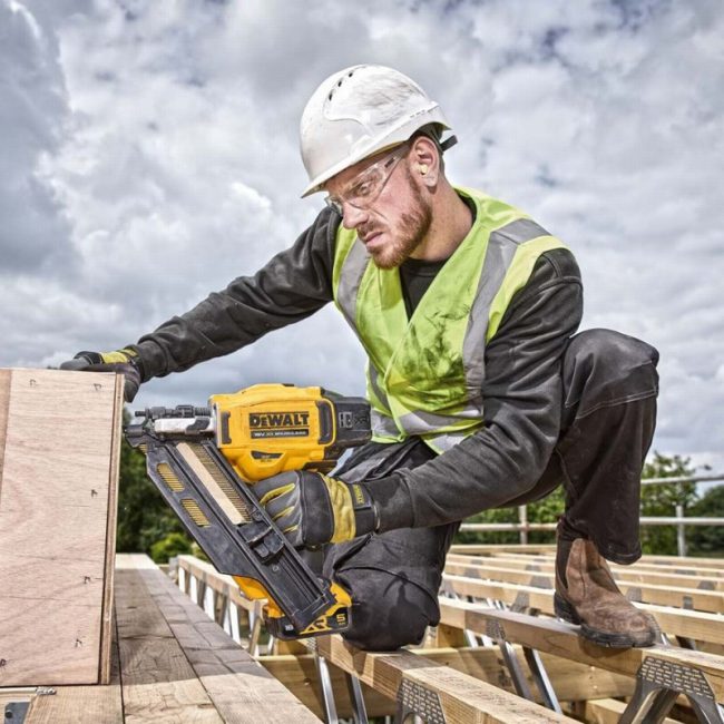 DeWalt DCK246P2-GB 18V XR Brushless Nailer Twin Kit - Image 12