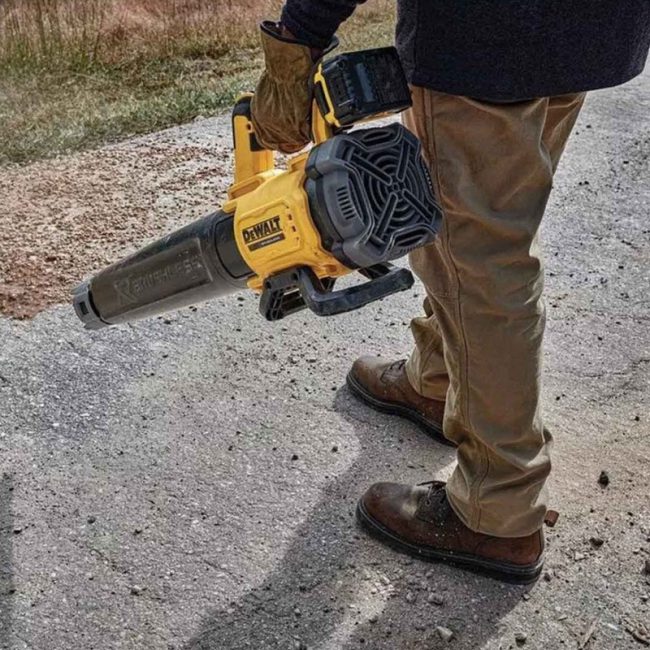 DeWalt DCMBL562N-XJ 18v XR Brushless Blower - Body - Image 7