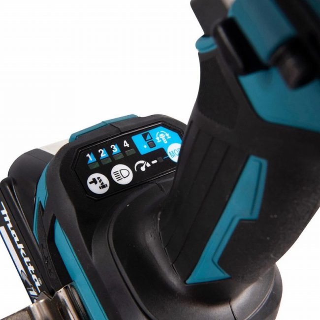 Makita DTW700RT 18v LXT Brushless 1/2" Impact Wrench Set - Image 3