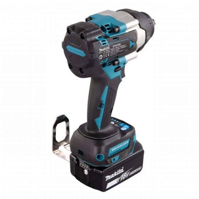 Makita DTW700RT 18v LXT Brushless 1/2" Impact Wrench Set - Image 10
