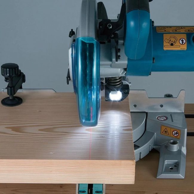Makita LS0815FLN/1 110V 216mm Slide Compound Mitre Saw - Image 6