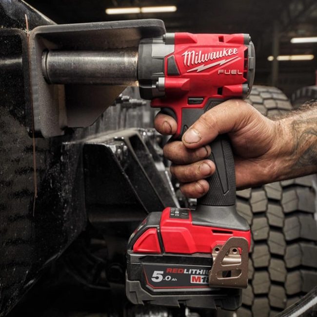Milwaukee M18FIW2F12-0 18V FUEL-1/2"Impact Wrench - Body - Image 5
