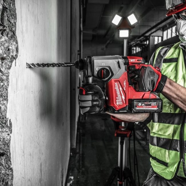 Milwaukee M18FH-0 18v Cordless 4-Mode SDS+Rotary Hammer - Body - Image 3
