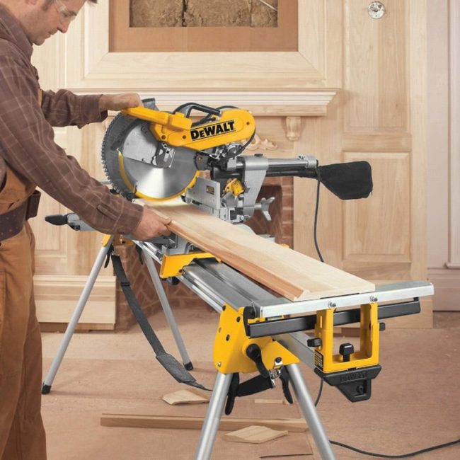 Dewalt DWS780 305mm 1675W 240V Sliding Compound Mitre Saw - Image 4