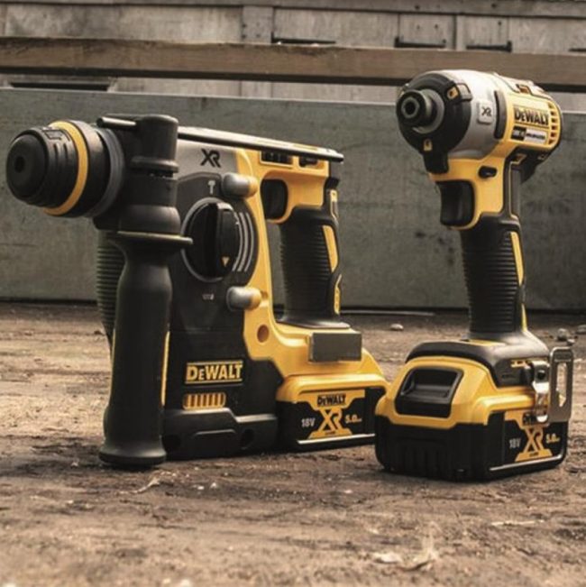 DeWalt DCK2532P2 18V XR Cordless Brushless Twin Kit - Image 2