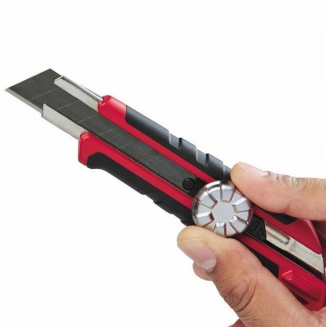 Milwaukee 48221961 18mm Snap Off Blades Knife - Image 2