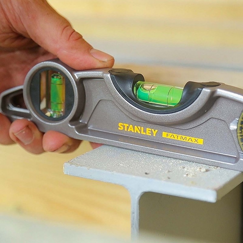 Stanley STA043609 250mm FATMAX® XTREME™ Torpedo Magnetic Level - Image 5