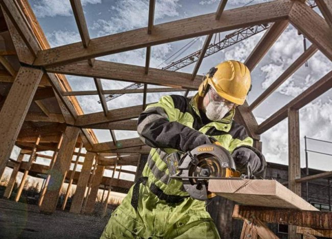 DeWalt DCS575N 18/54V XR FlexVolt Circular Saw 190mm Bare Unit - Image 4