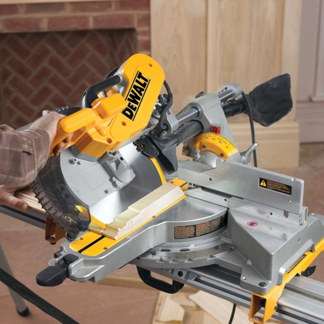 Dewalt DWS780 Sliding Compound Mitre Saw 305mm 1675W 240V - Image 4