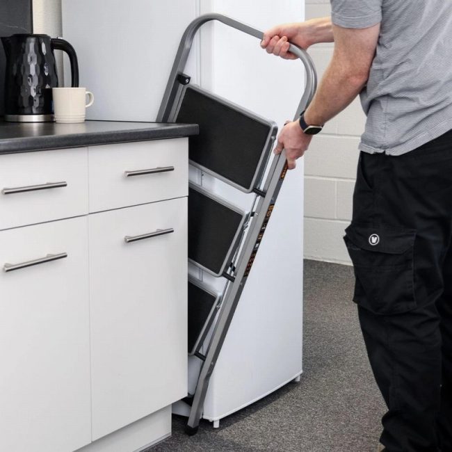 TOUGH MASTER® Steel Step Ladder-3, Step Size 30x20cm - Image 3
